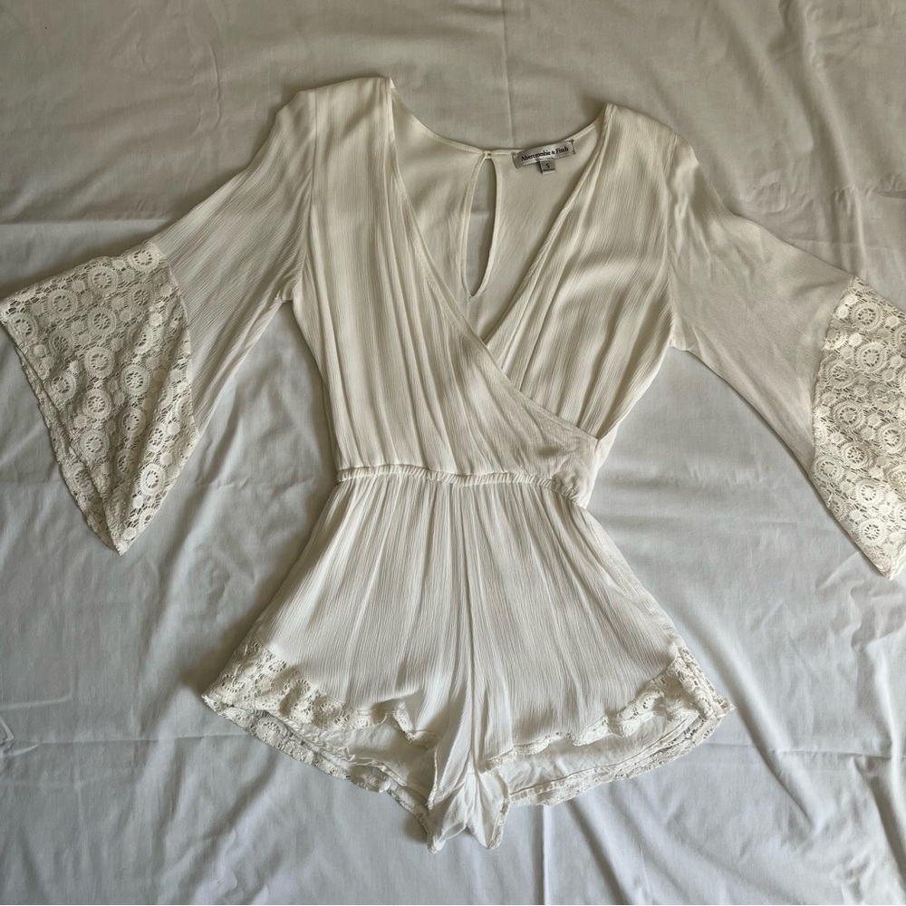 Abercrombie & Fitch Boho Wrap Romper - Picture 3 of 7